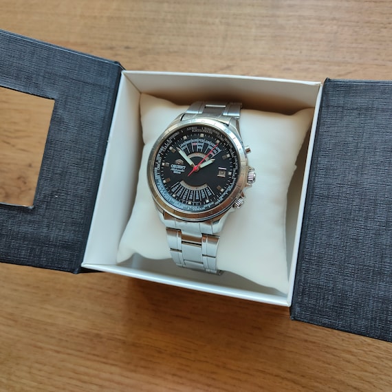 Vintage Orient College Multi Year Calendar With World Time, Black