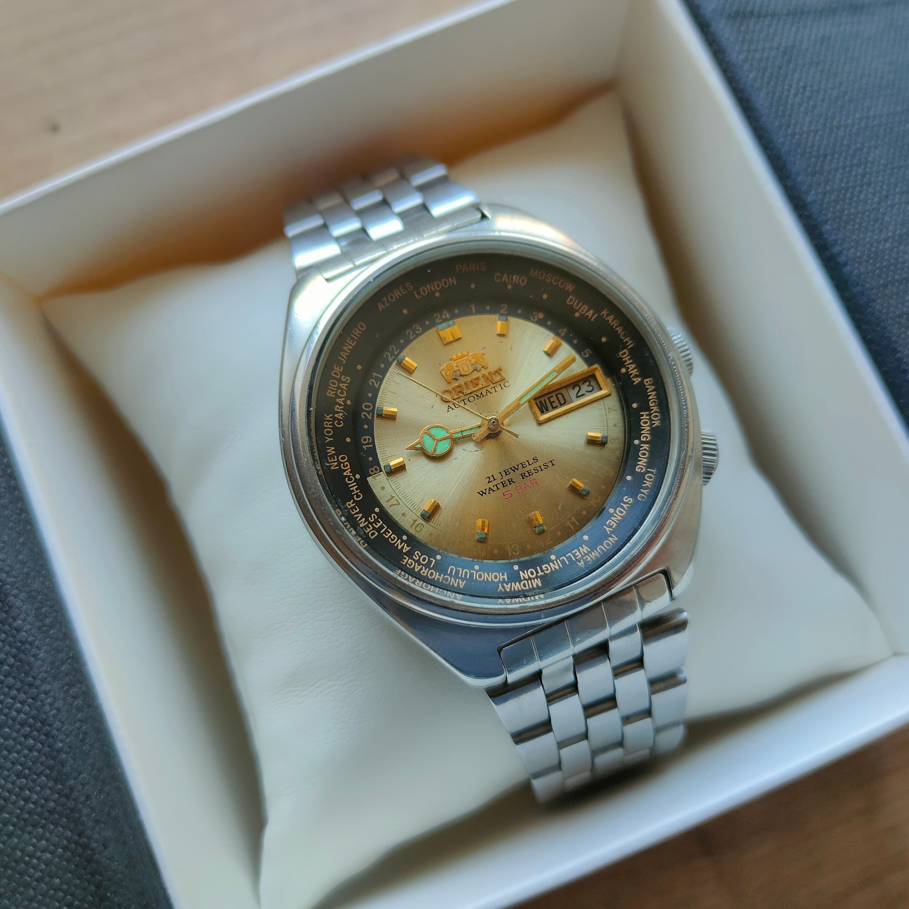 Orient WORLD TIME Vintage Watch, Mechanical Watch, Automatic Watch, Day and Date, Mens Classic Watch, Orient, Japan Watch, - Etsy Orient WORLD TIME Vintage Watch, Mechanical Watch, Automatic Watch, Day and Date, Mens Classic Watch, Orient, Japan Watch, - Etsy