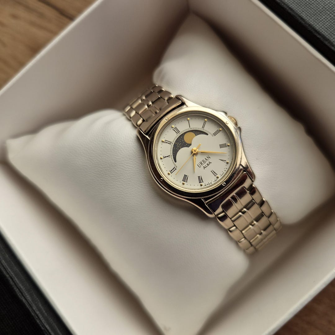 未使用デッド✨SEIKO ALBA URBAN ヴィンテージ　クォーツ　希少 ALBA Seiko URBAN Vintage Moonphase Watch, Quartz Watch With Real