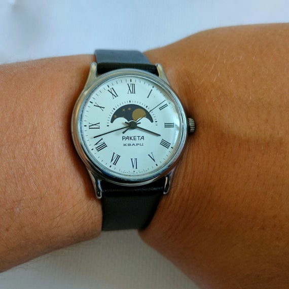 Moon phase online wrist watch