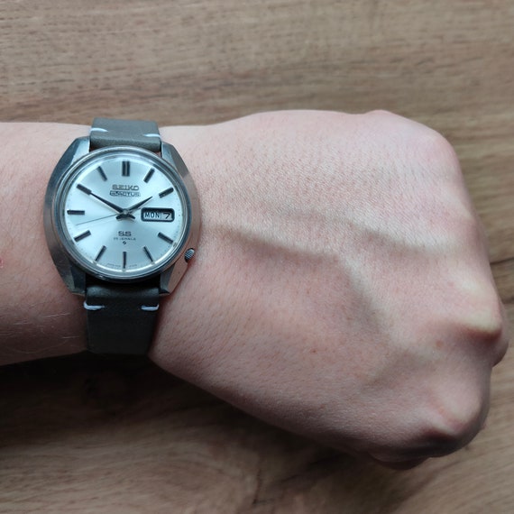 半田店 SEIKO 5 ACTUS 自動巻き 25JEWELS 25石 腕時計 6106-8460