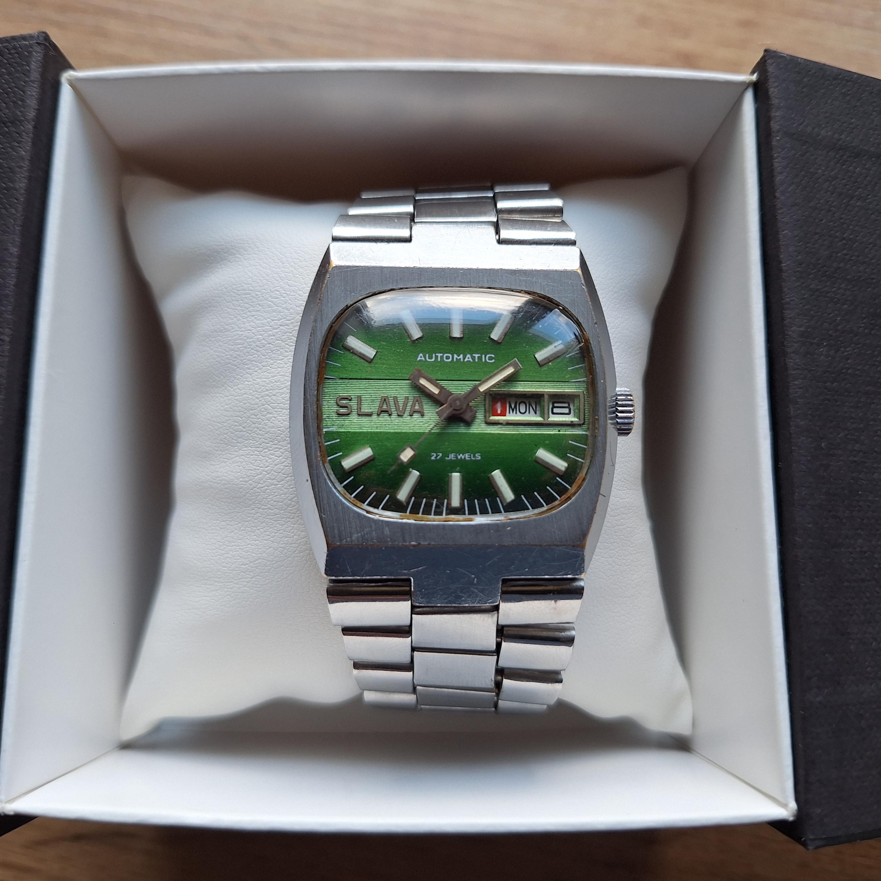 Montre SLAVA Automatique - Cadran Noir, Boîtier Argenté - Excellente Occasion