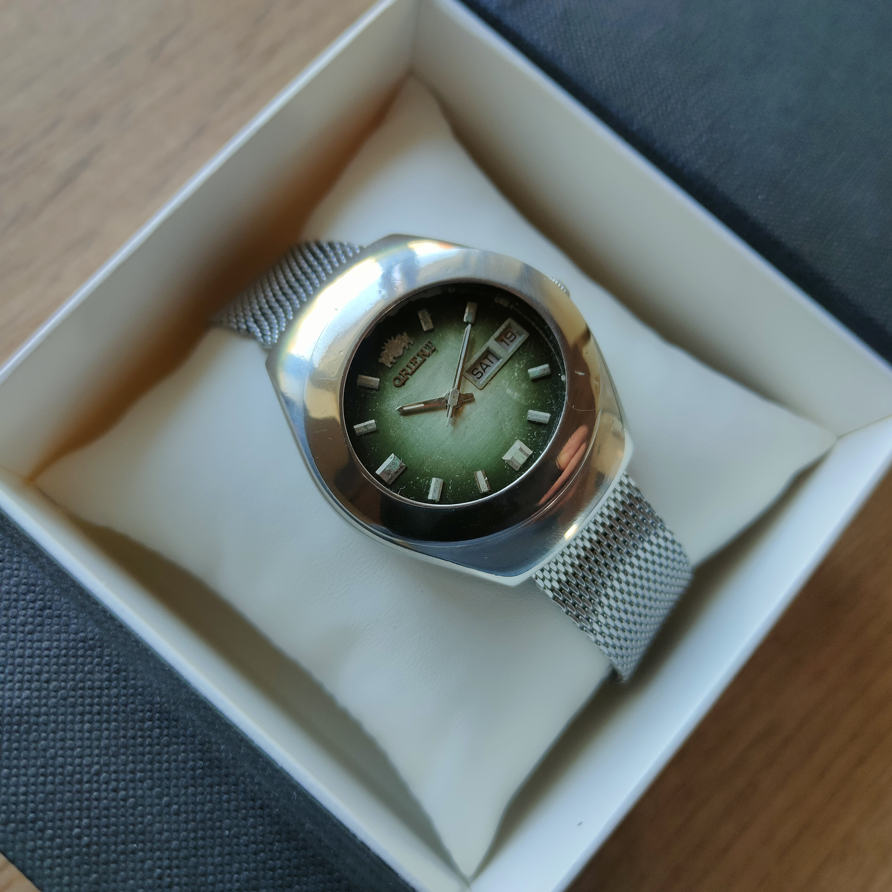 リヴィール ウォッチ シルバー Projects Watches Introducing the Zenith A3818 “The Airweight Cover Girl” for