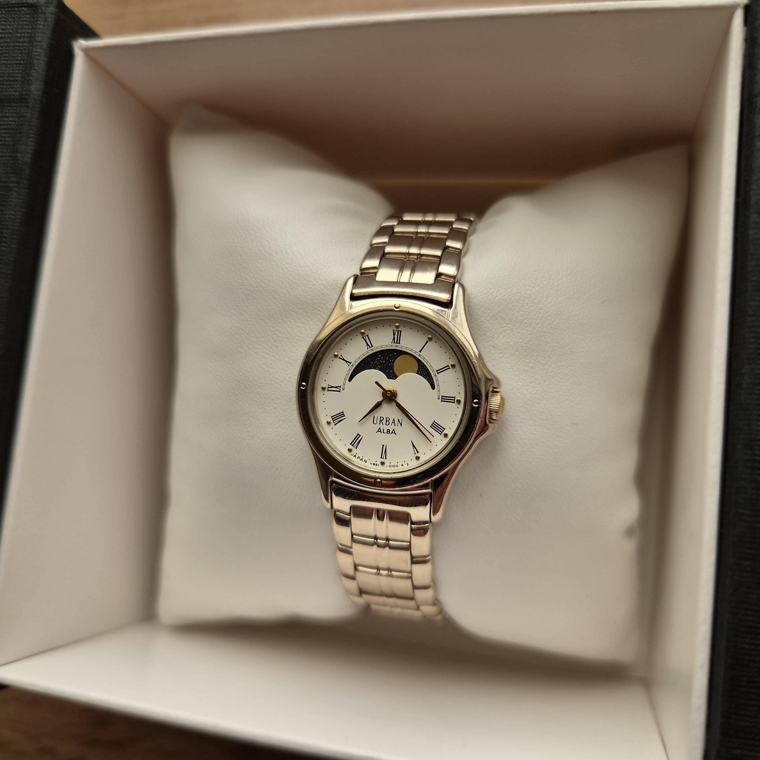未使用デッド✨SEIKO ALBA URBAN ヴィンテージ　クォーツ　希少 ALBA Seiko URBAN Vintage Moonphase Watch, Quartz Watch With Real
