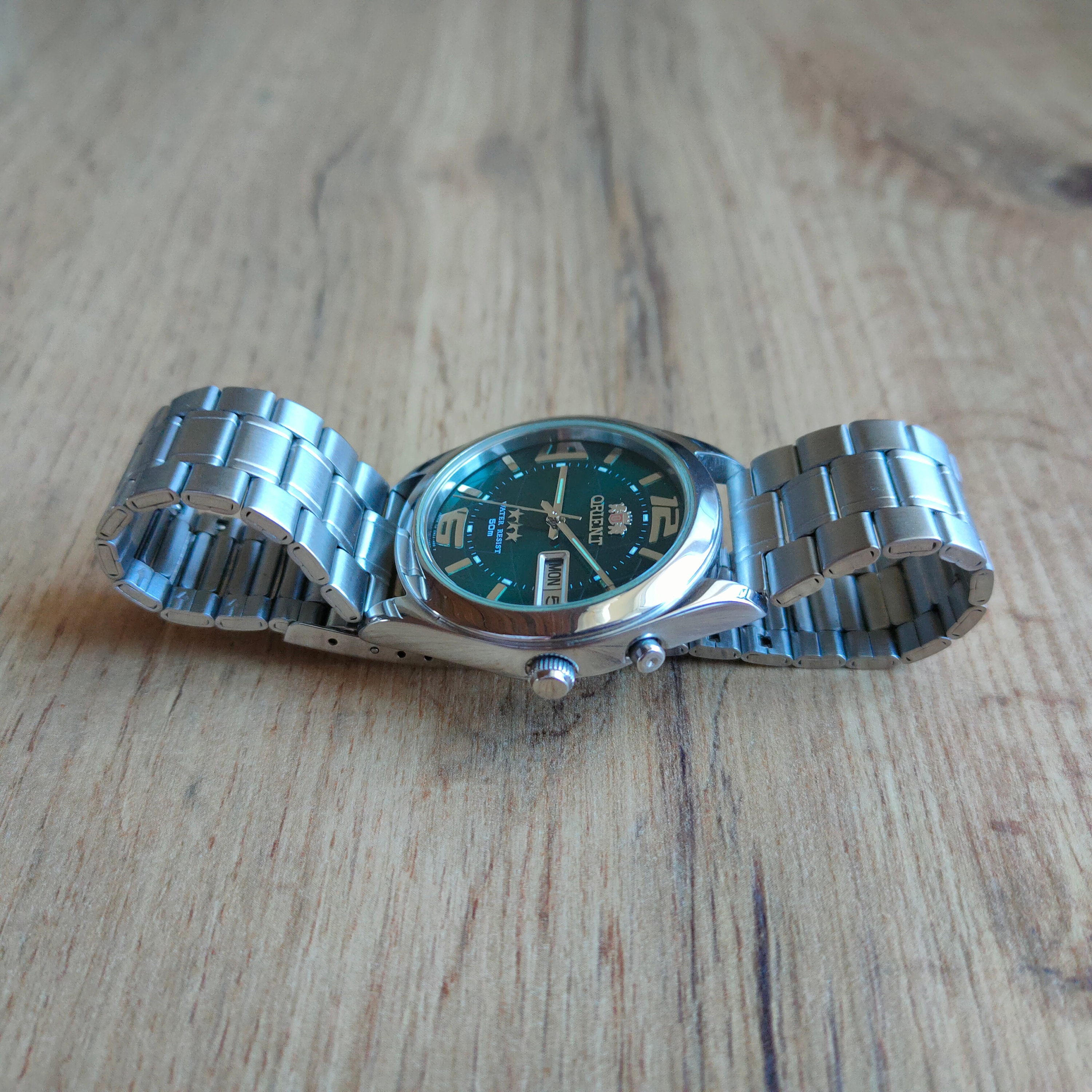 Citizen Attesa H804-T019731 Eco Drive Titanium Day Date