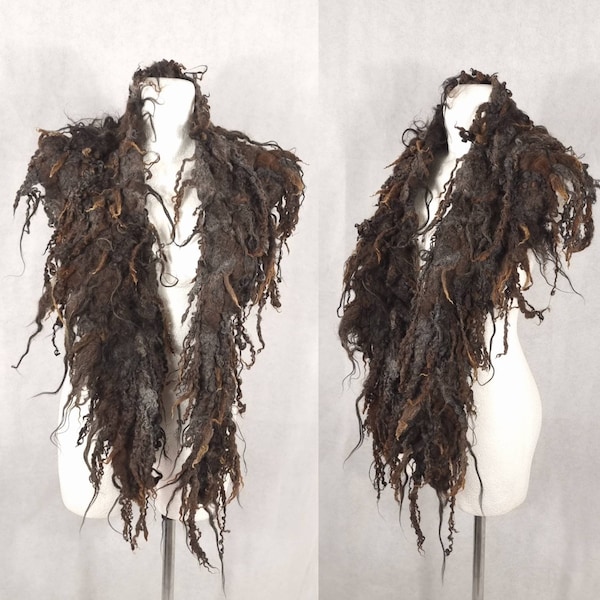 Collar de lana vikinga salvaje. Bufanda de fantasía de fieltro. Vestuario festivo.