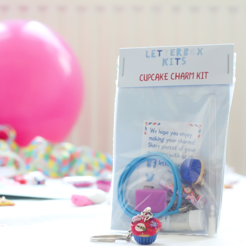 Mini Jewellery Making Kit Cupcake Necklace Kit Party Bag Filler DIY Craft Kit image 2