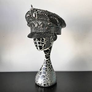 FRI FRAKT! Militärhatt "Crowning Glory" i gunmetal. Burning Man-hatt. Kaptenshatt. bild 7