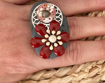 Bague galet argent fleur rouge et blanche