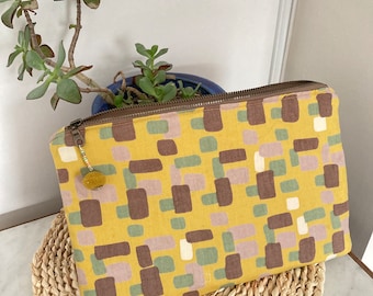 LARGE YELLOW POUCH