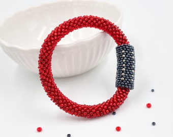 Red Beaded handmade crochet Bracelet with peyote, Bangle of beads and peyote, no clasp bracelet gift idea