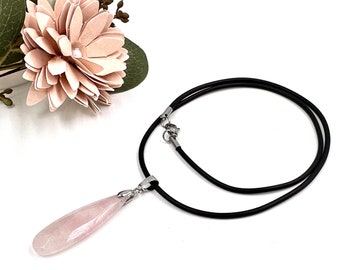 Colgante en forma de gota de agua larga de cuarzo rosa con cierre de acero inoxidable, idea de regalo para mujer colgante de piedras preciosas