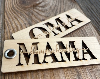 MAMA / OMA Schlüsselanhänger mit verschieden Texten zur Auswahl aus Zirbenholz