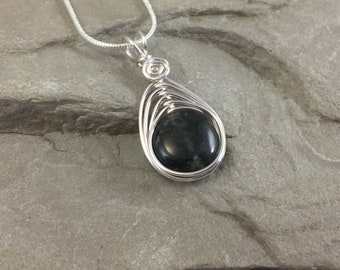 Natural Bloodstone Necklace, Healing Stone Bloodstone Pendant, Protection Crystal Necklace, March Birthstone Gift