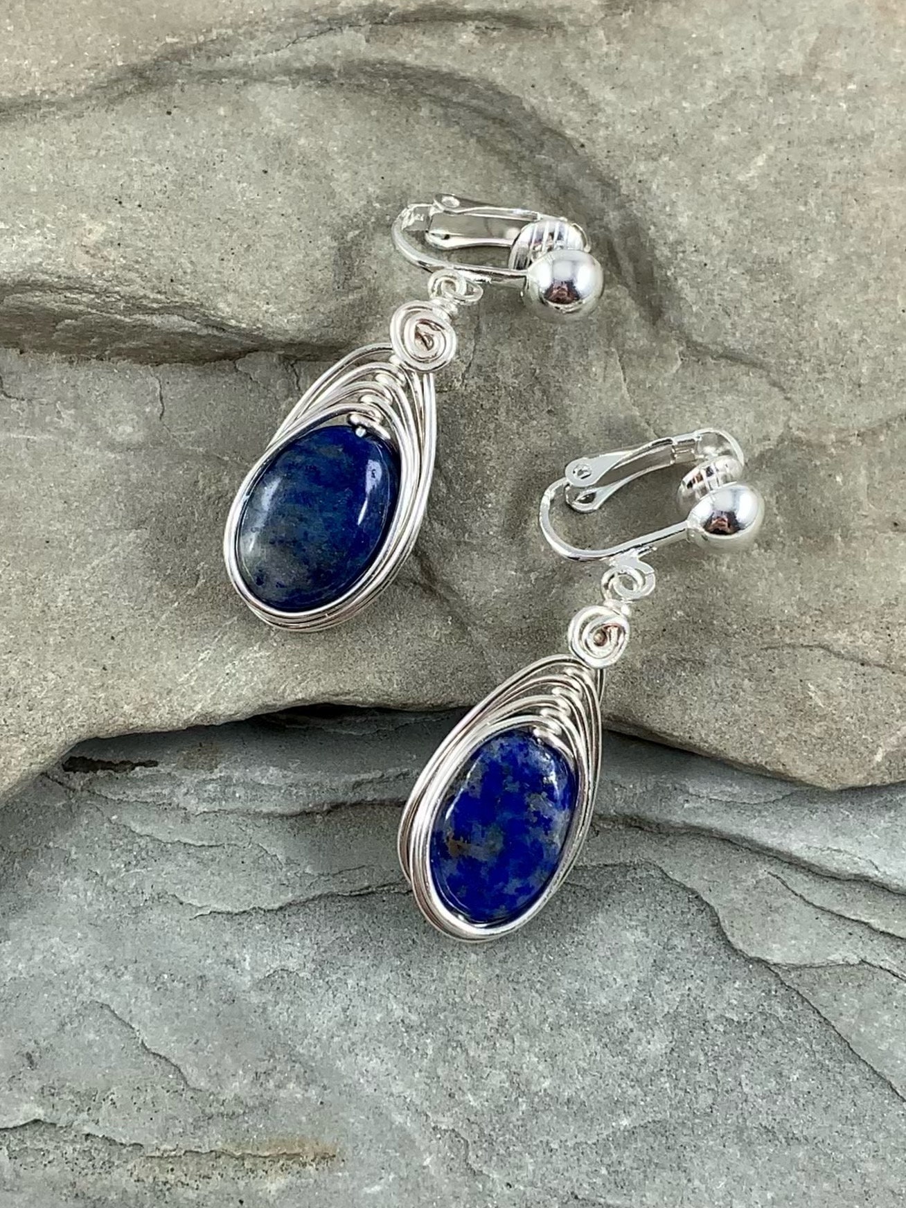 Handmade Wire Wrapped Lapis Lazuli Jewelry Sieraden Oorbellen Clipoorbellen Blue Natural Stone Non Pierced Earrings Gift for Her Lapis Lazuli Clip on Earrings for Women 