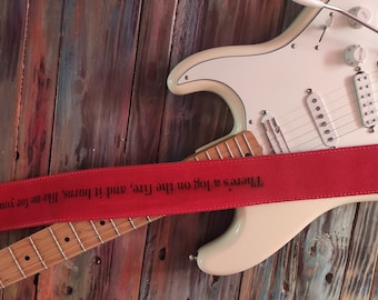 Correa de guitarra de cuero personalizada: forro de gamuza, hebilla ajustable