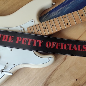 Personalised 2,5" soft padded leather strap for electric, acustic guitars