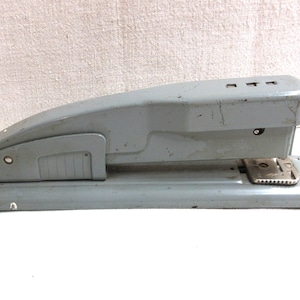 Vintage Swingline Desktop Stapler, Tacker Super Stapler. Gray painted metal finish. In good working order. Takes standard staples. 8&quot; long.