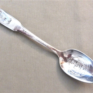Pennsylvania bi-centennial spoon from 1976 by Int&#39;l silver plate, bowl image is State Shield