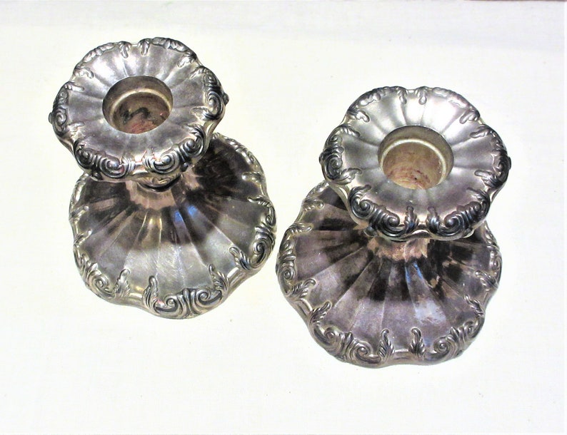 no dents. 5 diameter base Good used condition Tarnish 4.5 tall Marked Reed /& Barton Italy Vintage silver plate candle stick holders