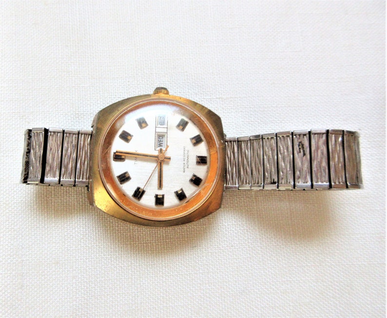 timex self wind waterproof