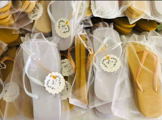 Wedding Favors for Guests in Bulk, Personalized Wedding Flip Flops,  Corporate Retreat Gifts, Sustainable Fashion 