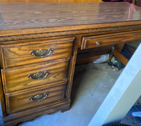Vintage Desk,  1950s American Drew Solid wood , 4 drawer desk