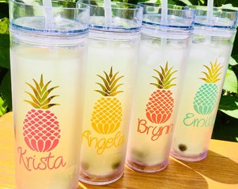 Tropical Bridesmaid Tumblers: Personalized Pineapple Bridal Party Gifts