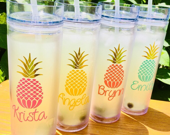 Tropical Bridesmaid Tumblers: Personalized Pineapple Bridal Party Gifts