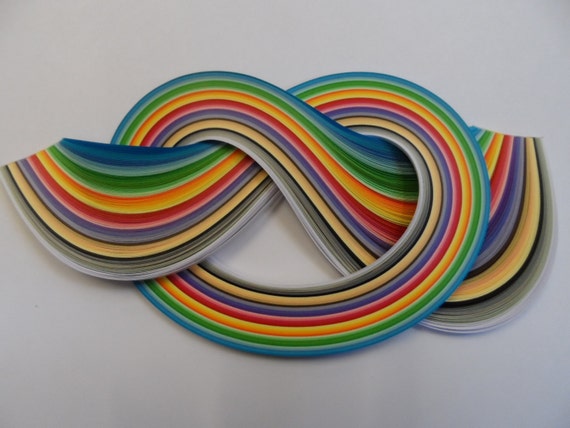 Assorted Reds and Pink Pack of 100 Quilling Papers 5mm