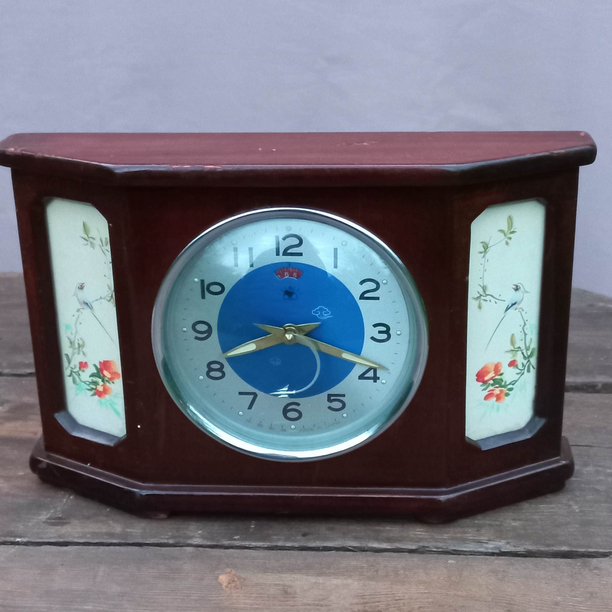 1980年代のビンテージ ポラリス 目覚まし時計 金属製、 中国製。 China alarm clock - Etsy 日本
