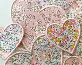 Aplique Liberty de corazones bordados / Varios tamaños / Parche termoadhesivo / Parche para coser / Artículos de regalo personalizados