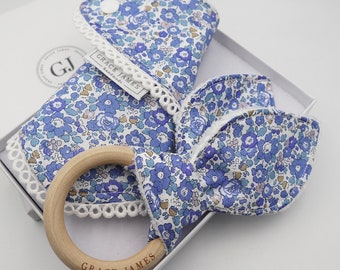 Betsy Ann Dribble Bib Liberty London, regalo nella cassetta delle lettere