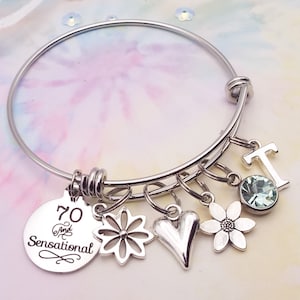 Cadeau 70e anniversaire pour femme, cadeau maman de sa fille, cadeau d'anniversaire pour meilleure amie, pierre de naissance faite main, bracelet à breloques, bijoux minimalistes