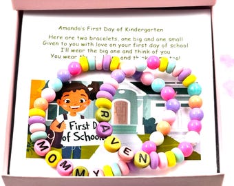 Ensemble de bracelets prénom maman et moi : cadeau de rentrée