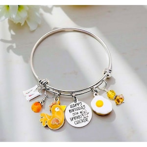 Kip bedelarmband, gepersonaliseerde initiële zilveren sieraden, verjaardagscadeau dames