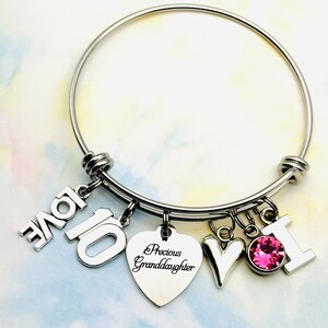 Regalos para nieta, joyería personalizada, joyería de piedra de nacimiento, pulsera con dijes, regalo hecho a mano, pulsera inicial, regalo de cumpleaños para ella,