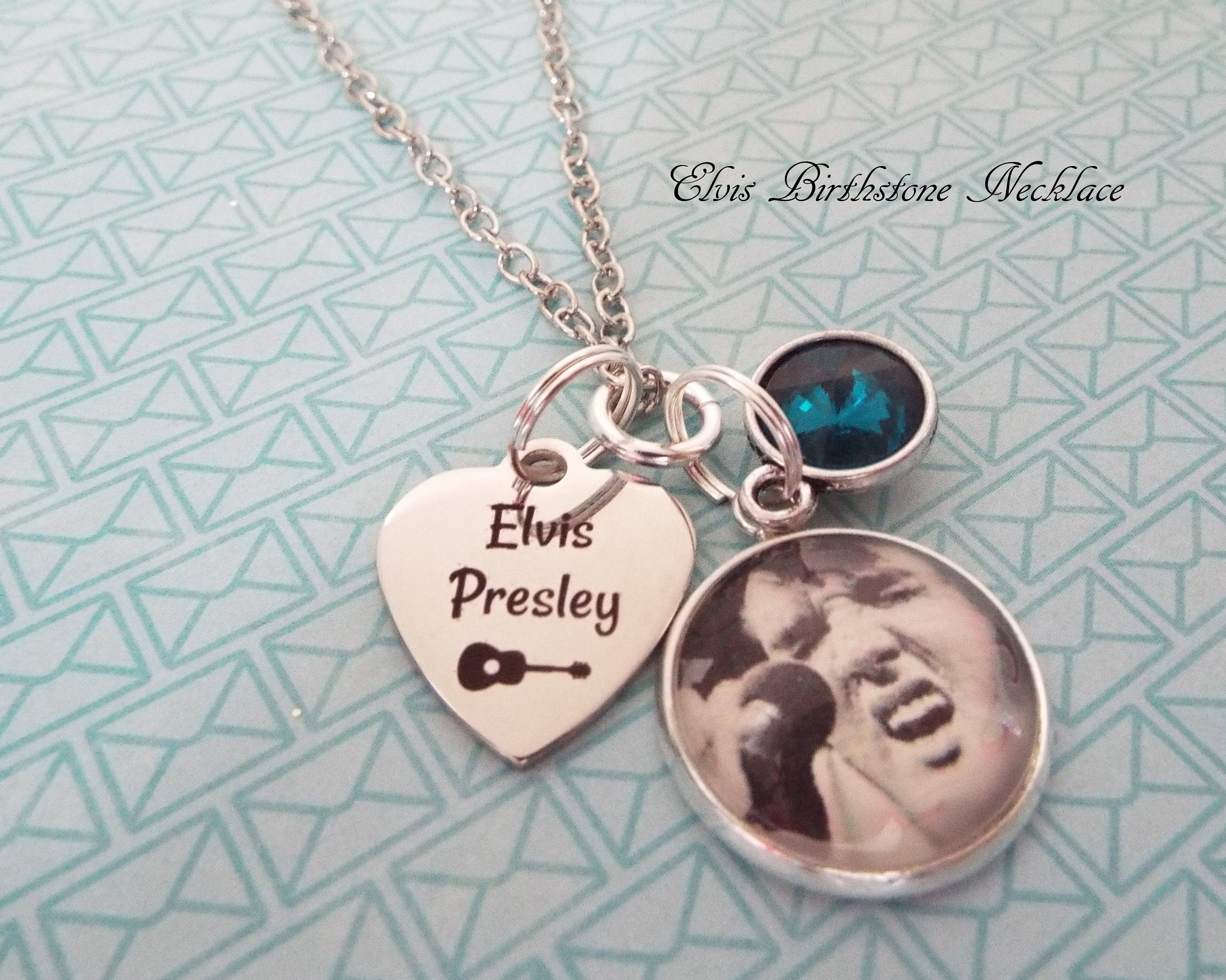 Lovely Elvis Presley Silver Picture Heart shaped Necklace Organza Gift Bag... 