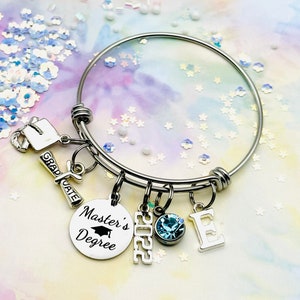 Masters Degree, afstudeercadeau voor haar, gepersonaliseerde sieraden voor vrouwen, klasse van 2024 College afstuderen, handgemaakte sieraden, afstudeercadeau