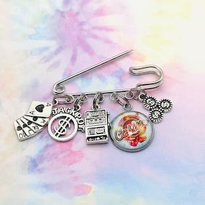 Kasyno Pin, Powodzenia Vegas, Prezent dla Niej, Biżuteria Ręcznie Robiona, Karty Do Gry, Automaty Do Gry, Żetony Pokerowe, Pudełko Na Prezent, Prezent Urodzinowy Dla Kobiet