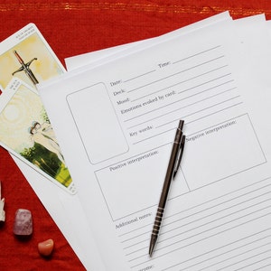 Foglio di lavoro per diffusione dei Tarocchi con una carta stampabile digitale