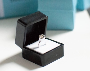 1:3 Miniatur Ehering in der Box, Miniatur-Verlobungsring, Puppenring, individueller Ring, Hochzeitsantrag