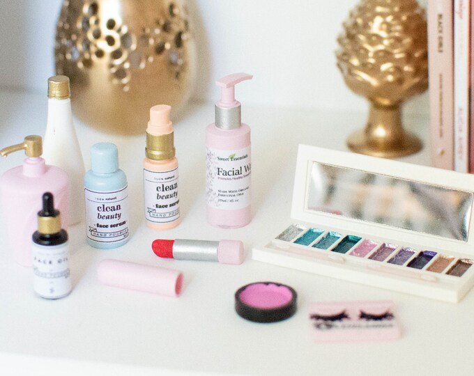 1/4 or 1/6 Miniature Make up Set, Dollhouse Make Up, Doll Make Up