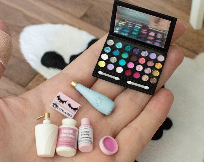 1/4 or 1/6 Miniature Make up Set, Dollhouse Make Up, Doll Make Up