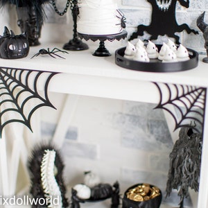 2pc Miniature spider web, miniature halloween, BJD , MSD , dollhouse accessories, miniature halloween, miniature candle