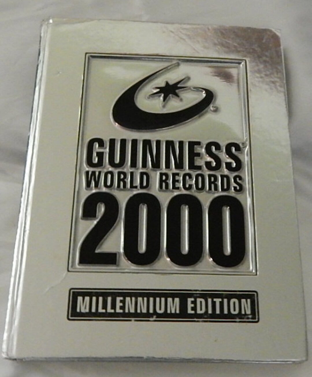 ビジネス・経済 GUINNESS BOOK OF THE 20th CENTURY MILLEN ビジネス・経済 GUINNESS BOOK OF THE 20th CENTURY MILLEN