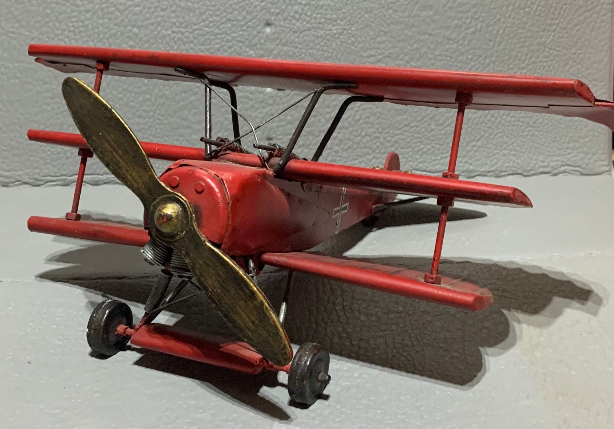 Vintage Metal Red Baron WWI Fokker Tri-plane DR-1 425/17