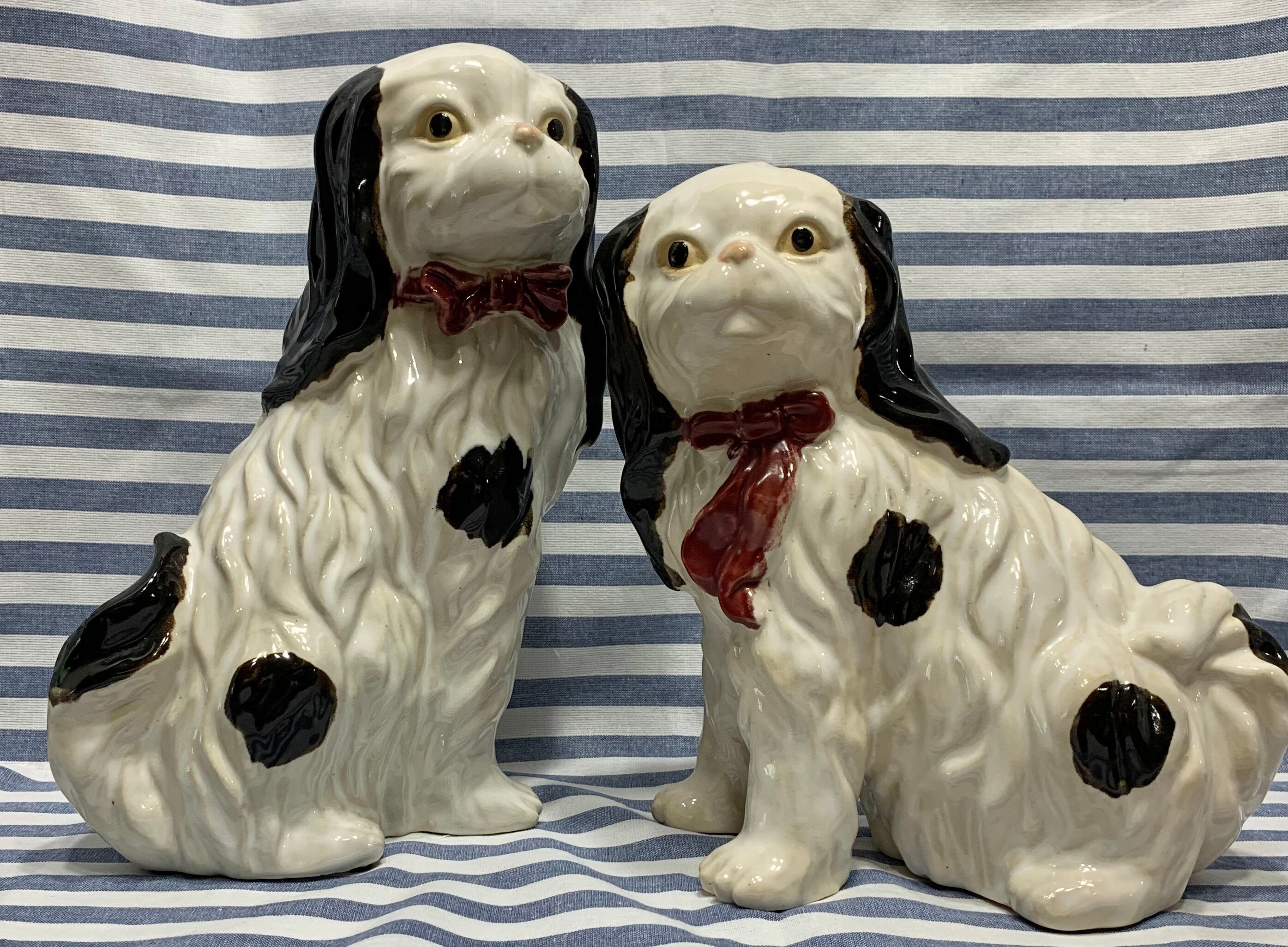 M7.4 1/12thDOLLS HOUSE ORNAMENTAL PAIR OF BLACK & WHITE STAFFORDSHIRE DOGS 