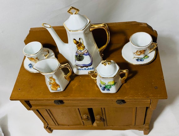 Beatrix Potter Mrs. Rabbit Ceramic Tea 