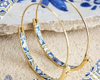 Bleu jaune Portugal carreau d'or boucle d'oreille créoles en acier léger azulejos bijoux historiques créoles plates boucle d'oreille cadeau femme portugaise maman